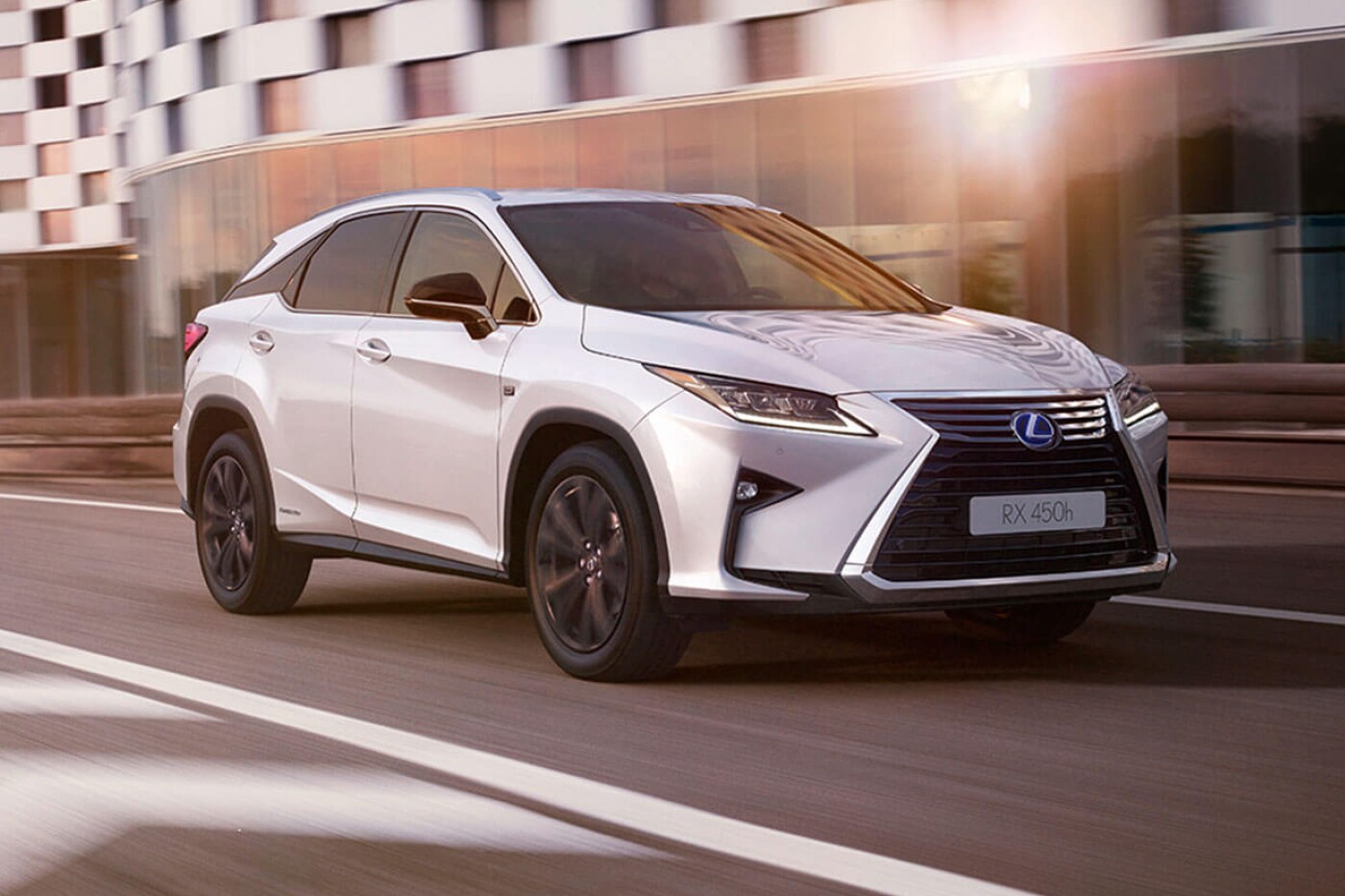 Lexus RX 450h. Foto.