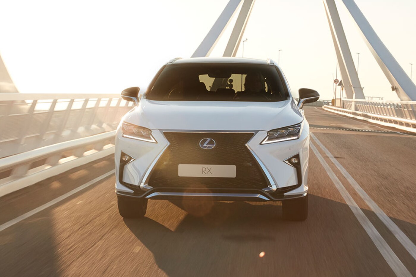Lexus RX 450h. Foto.