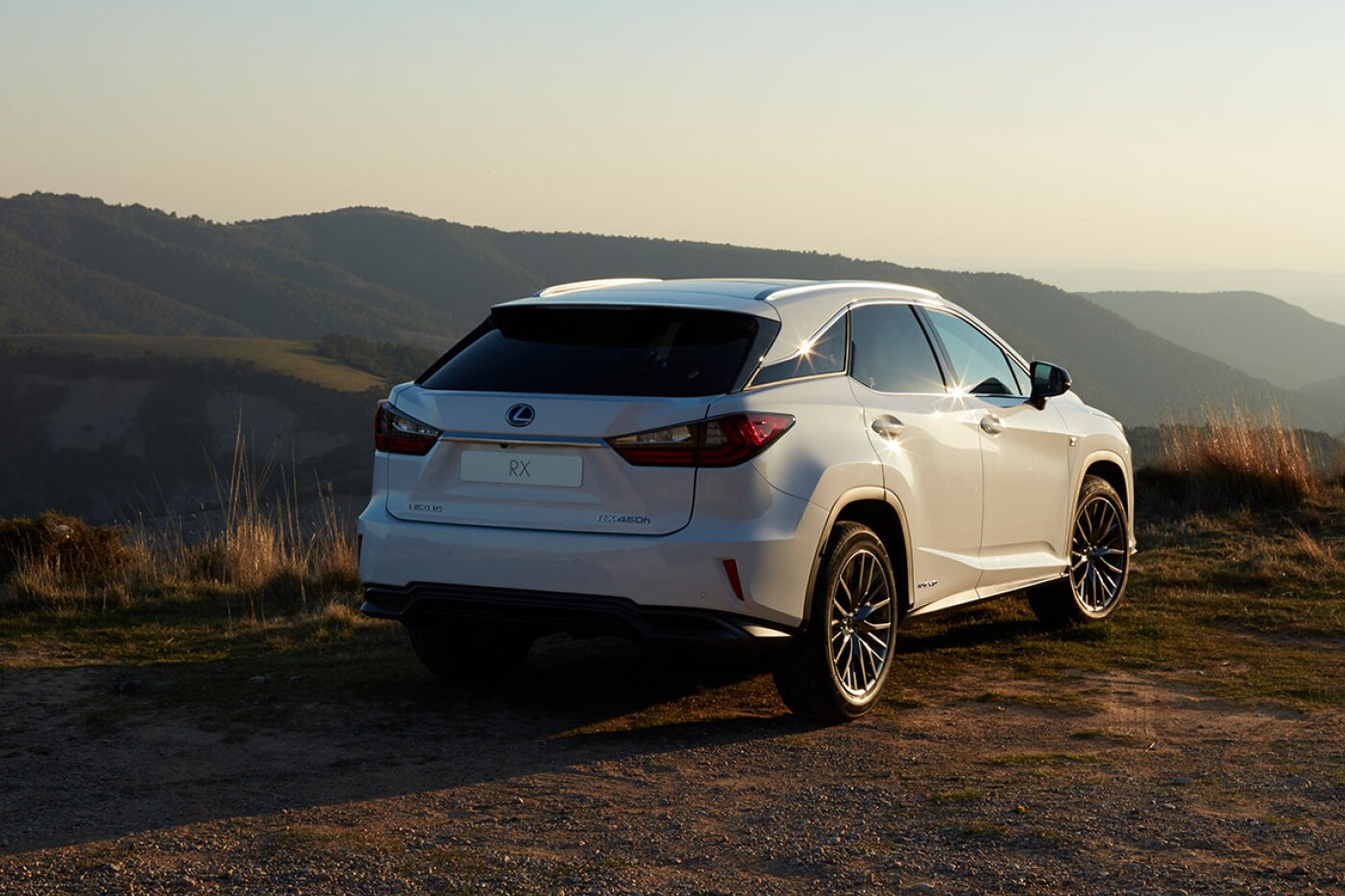 Lexus RX 450h. Foto.